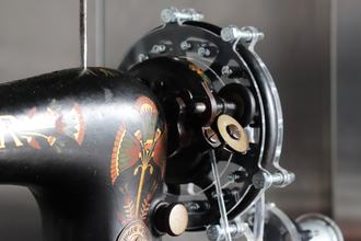 SEWING MACHINE DETAIL