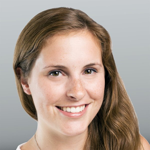 Robin Curran's headshot