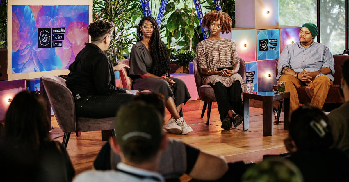 Dialogues and debates live